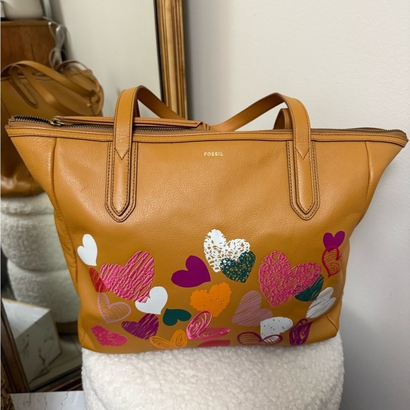 Fossil Sydney Women's Tan novelty print embroidered Heart Tote Bag leather - Picture 1 of 16